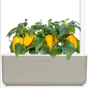 NWT Smart Garden by Click and Grow